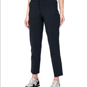 Lululemon on the move pant size 6